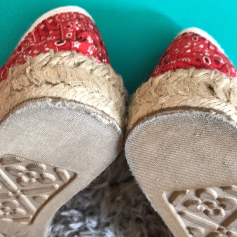 ๐Jack Rogers Espadrilles Red Bandana Print Size 7 - Picture 7 of 9